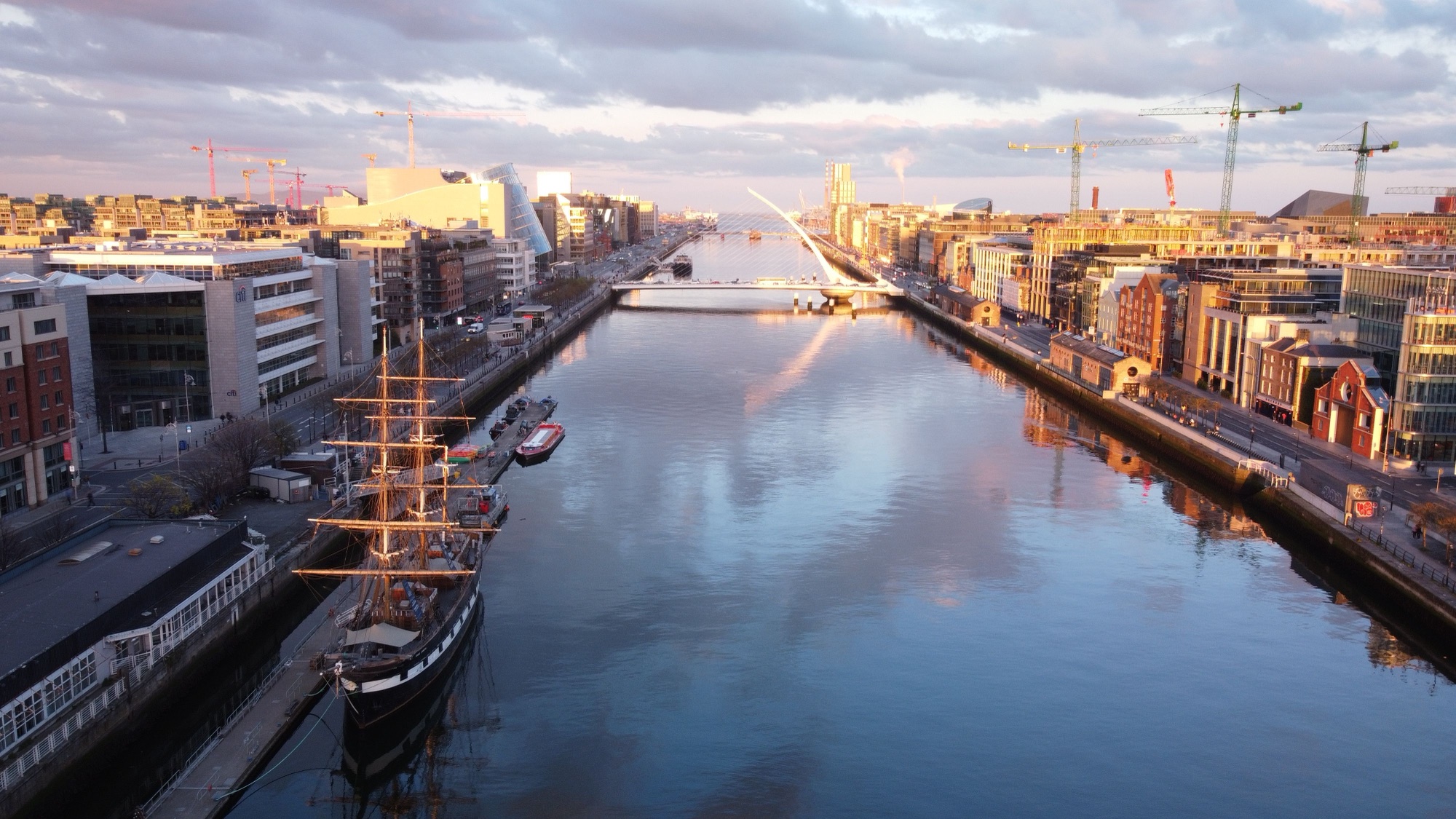 The River Liffey and the Dublin quays at dawn